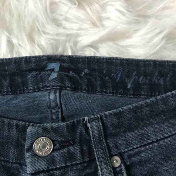 { 7 For All Mankind } A Pocket Bootcut Jeans - Picture 6 of 8